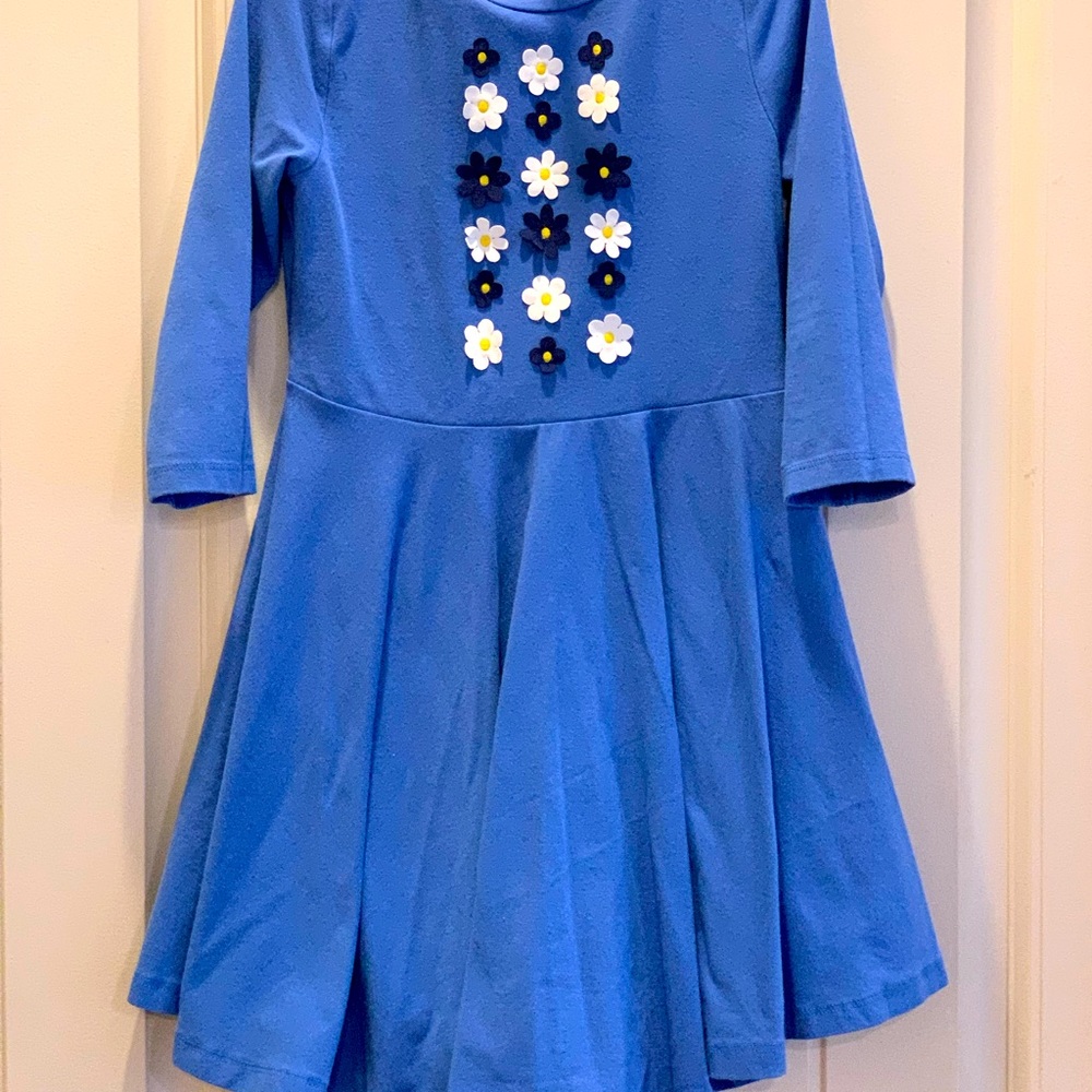Adorable long sleeve dress with flower appliqués. Mini Boden size 6-7y.